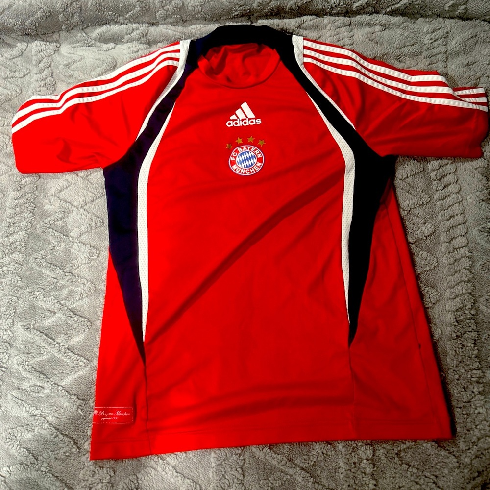 Bayern Munich 2011 training kit authentic